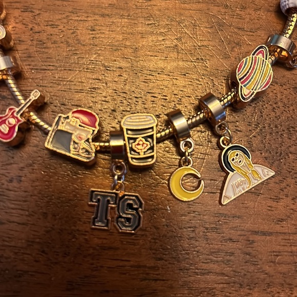 Taylor Swift Charm Bracelet - Picture 3 of 4